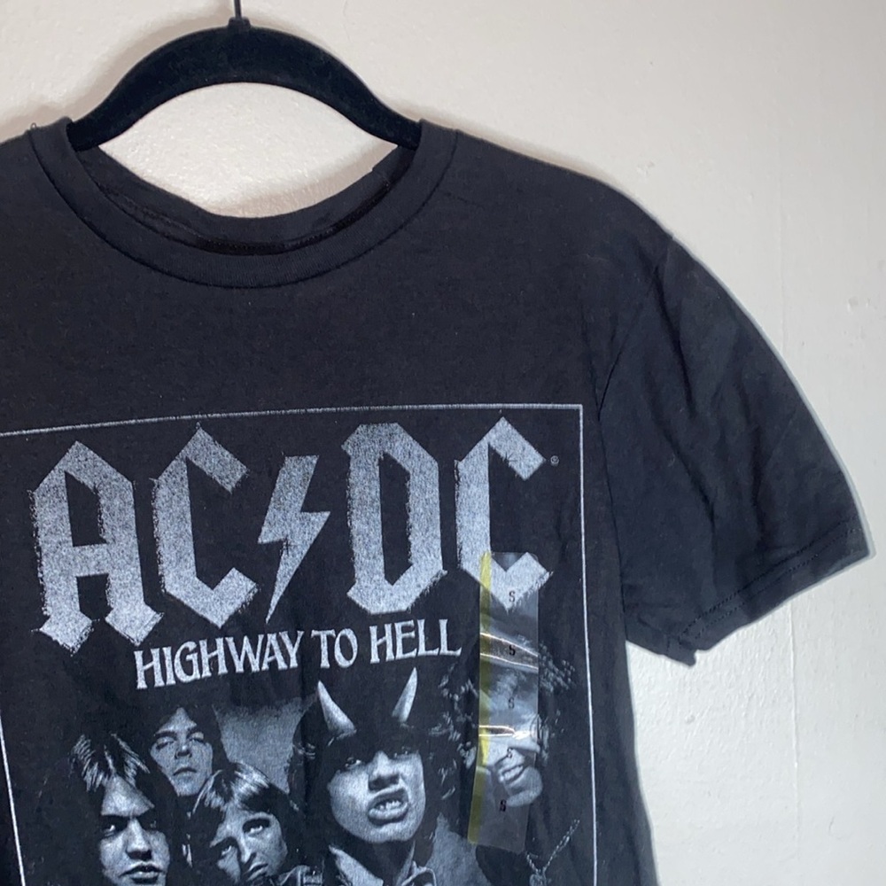 🌵NWT AC/DC Black graphic tee! - Picture 1 of 7